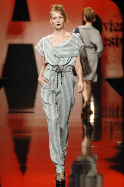 Look 25